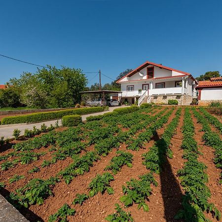 Floyd Apartment Бибине Екстериор снимка