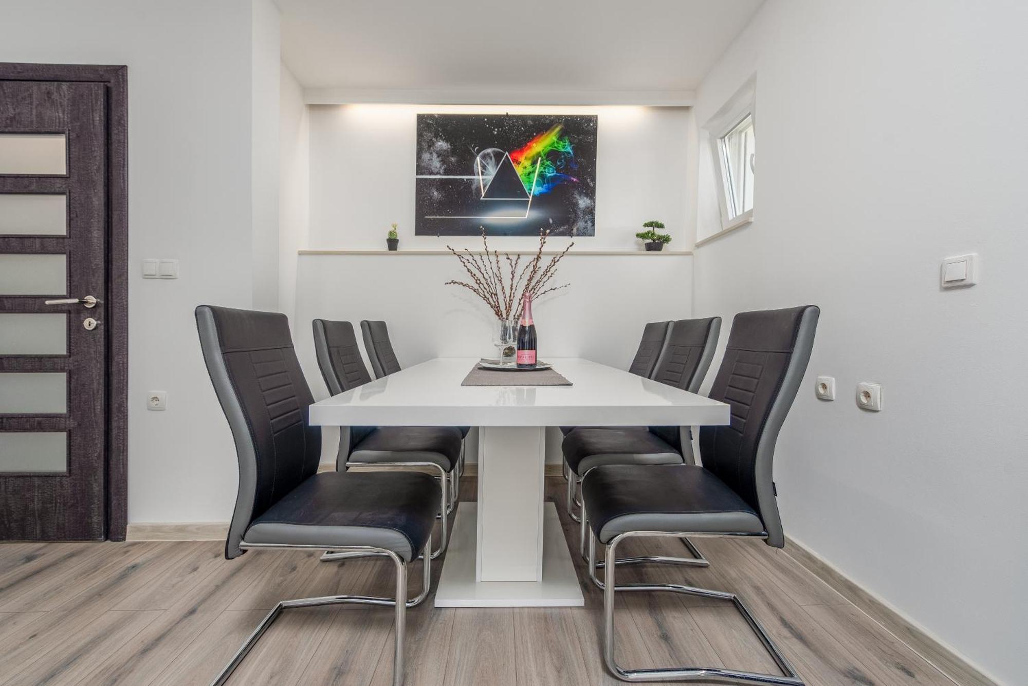 Floyd Apartment Бибине Екстериор снимка