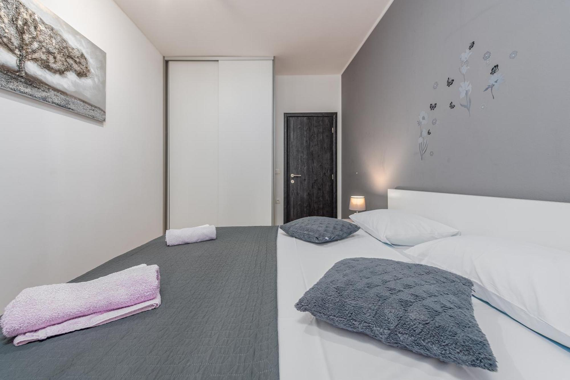 Floyd Apartment Бибине Екстериор снимка