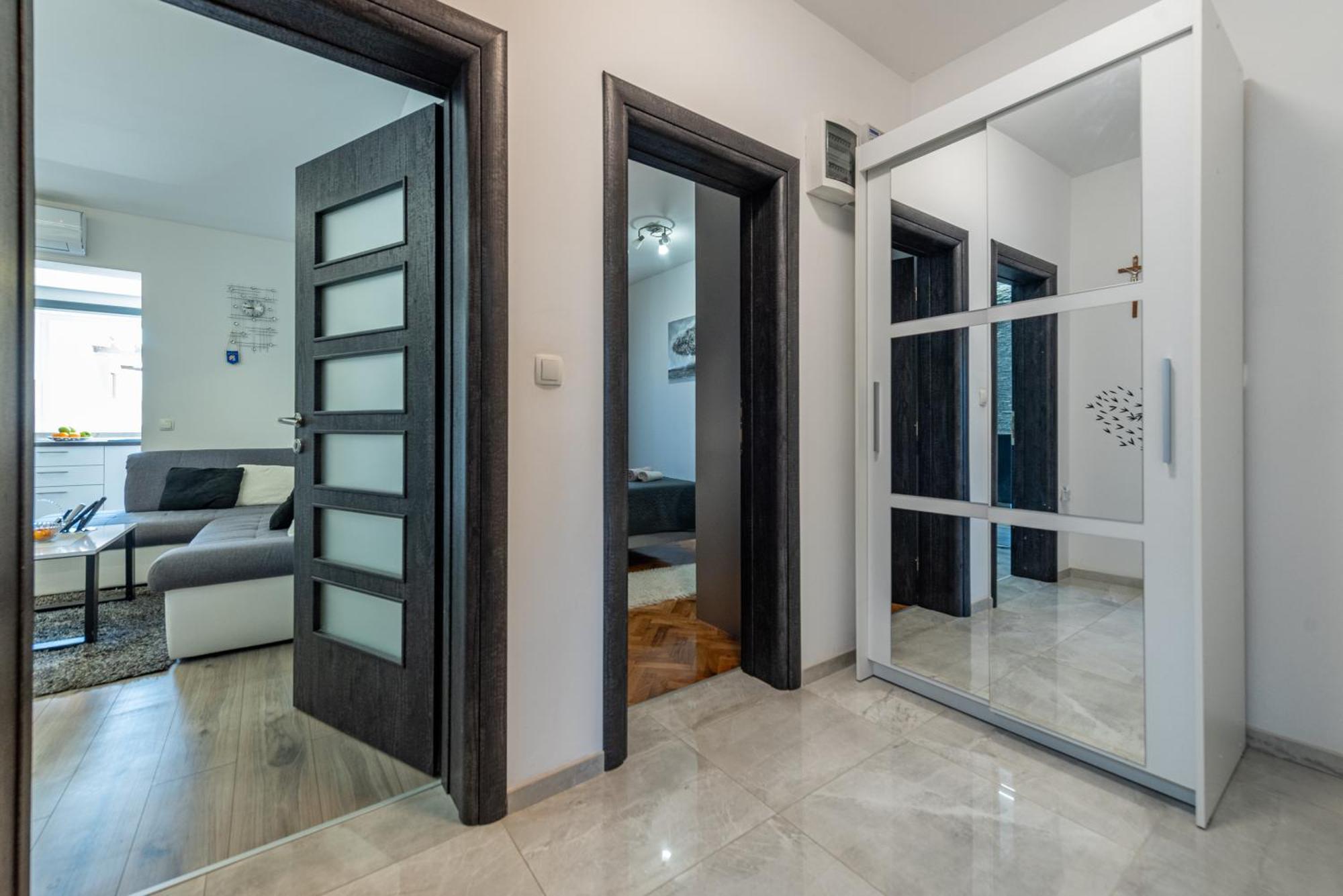 Floyd Apartment Бибине Екстериор снимка